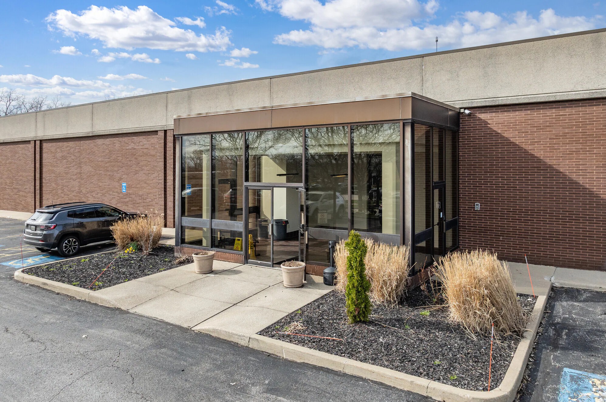 23533 Mercantile Rd Suite 108